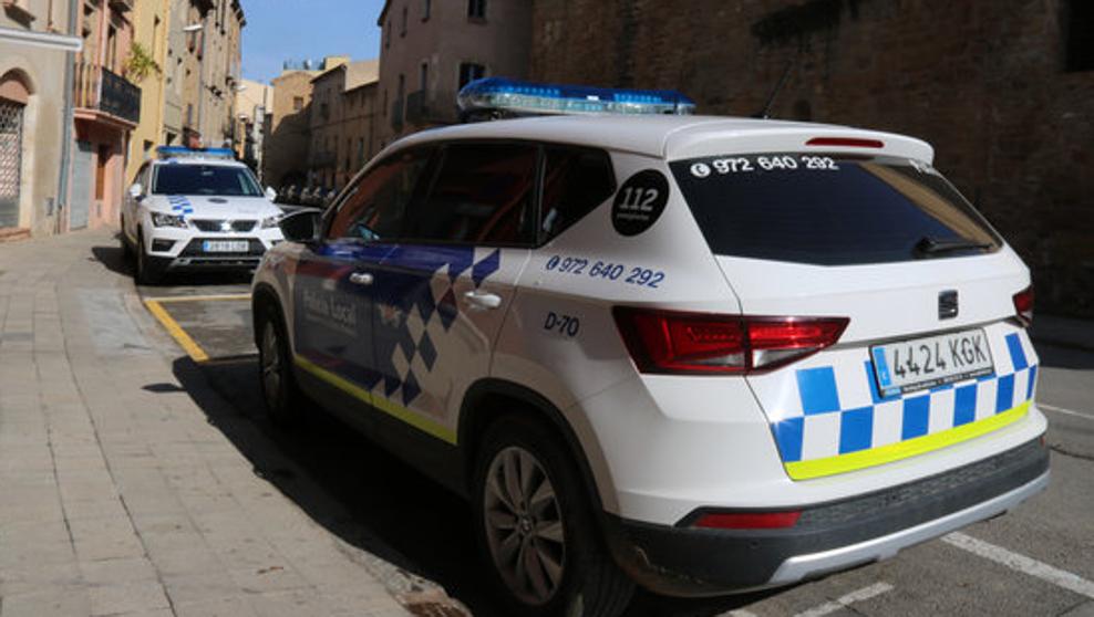 Fallece un hombre de 70 años tras caerle un coche encima en Alicante